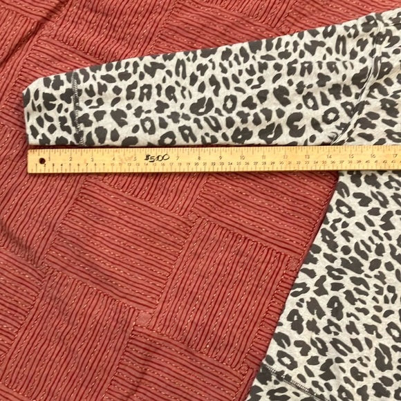 3/4 length sleeve Crew Neck Leopard Print Sweater - Picture 8 of 12